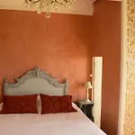 Chateau De Perpezat לינה וארוחת בוקר