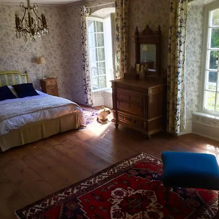 Chateau De Perpezat Nocleg ze śniadaniem 3*