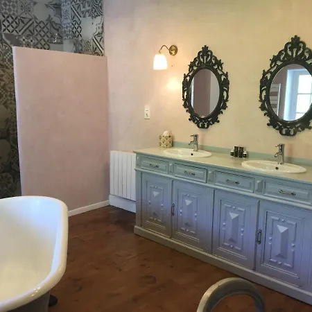 Nocleg ze śniadaniem Chateau De Perpezat 3*