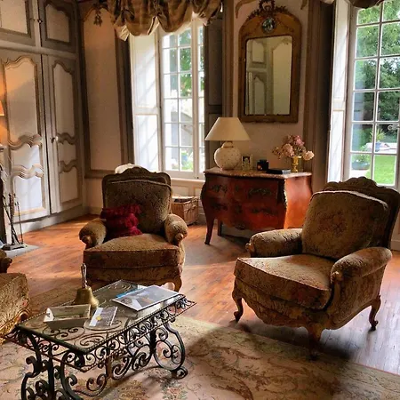 Chateau De Perpezat לינה וארוחת בוקר Apchat