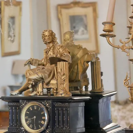 Oda ve Kahvaltı Chateau De Perpezat 3*