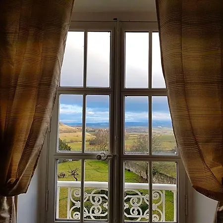 Chateau De Perpezat 3*