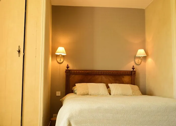 Chateau De Perpezat Bed & Breakfast Apchat