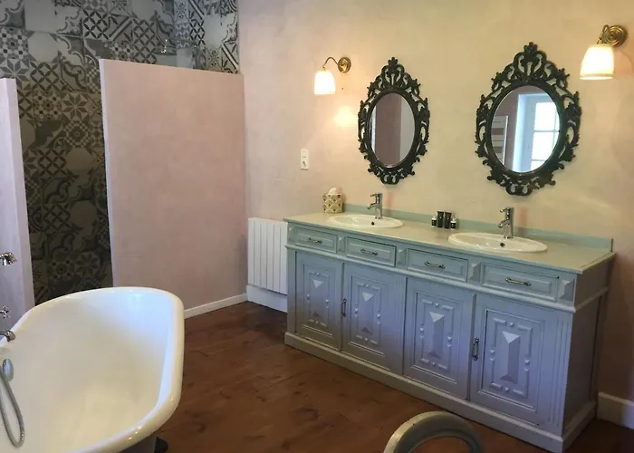 Bed & Breakfast Chateau De Perpezat 3*