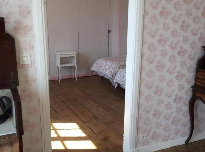 Bed & Breakfast Chateau De Perpezat 3*